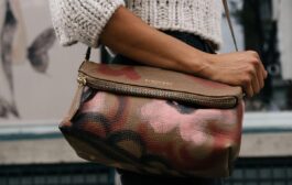 Guide on How to Sell Designer Handbags on eBay